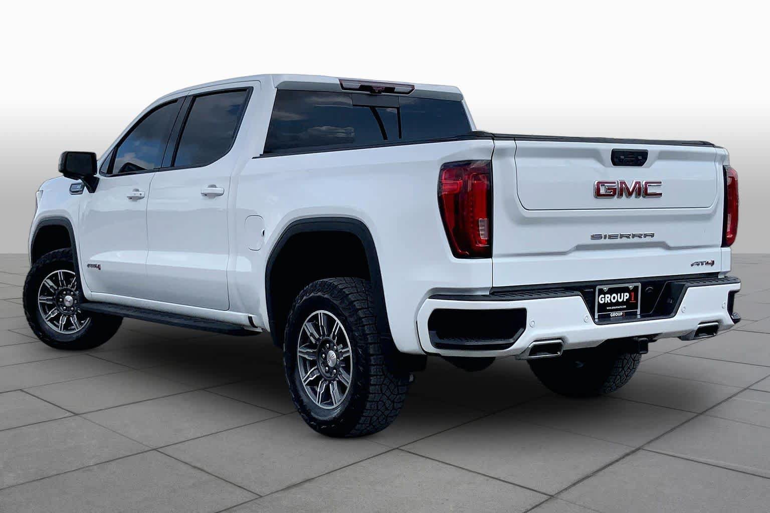 Used 2024 GMC Sierra 1500 AT4 w/ Technology Package AWD/4WD image 12