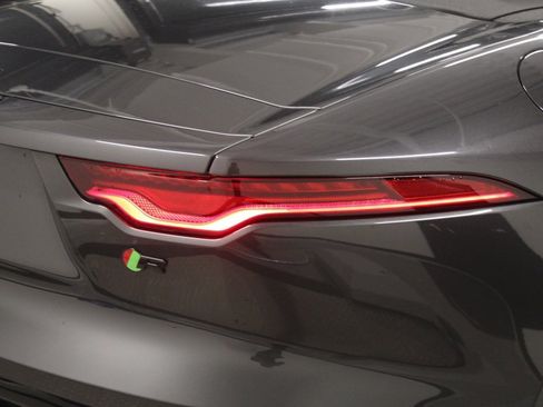 Used 2022 Jaguar F-TYPE R image 7