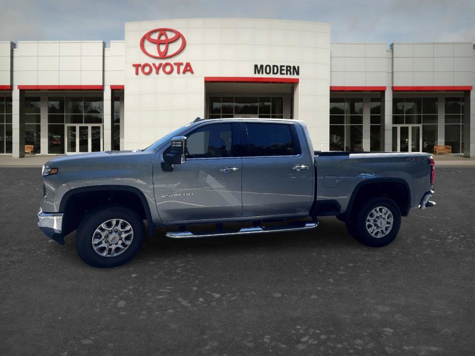 Used 2025 Chevrolet Silverado 2500 LTZ w/ LTZ Premium Package AWD/4WD image 18