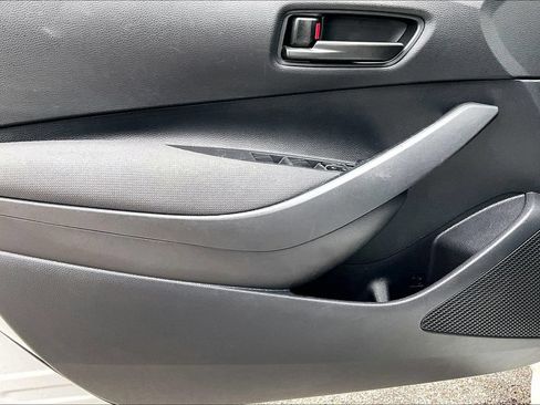 Used 2025 Toyota Corolla LE FWD image 22