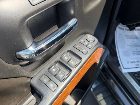 Used 2017 Chevrolet Silverado 1500 High Country AWD/4WD image 13
