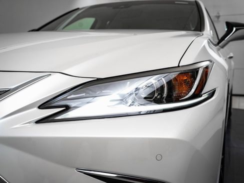 New 2025 Lexus ES 350 w/ Premium Package image 15