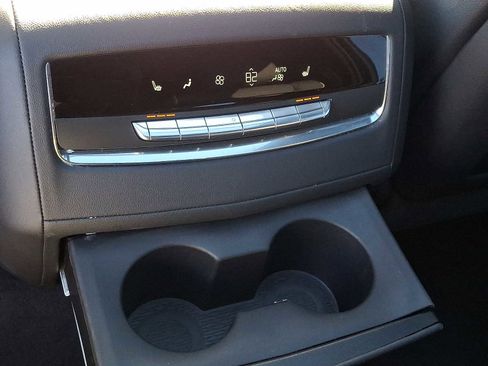 Used 2023 Cadillac Escalade Premium Luxury image 12