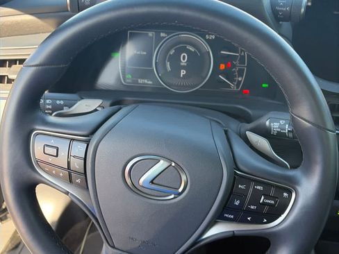 Used 2025 Lexus ES 300h w/ Premium Package FWD image 2