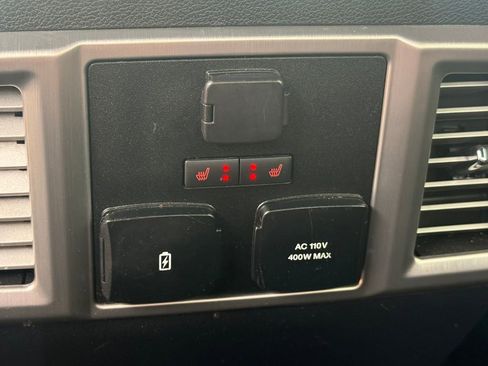 Used 2018 Ford F150 Platinum w/ Equipment Group 701A Luxury AWD/4WD image 31