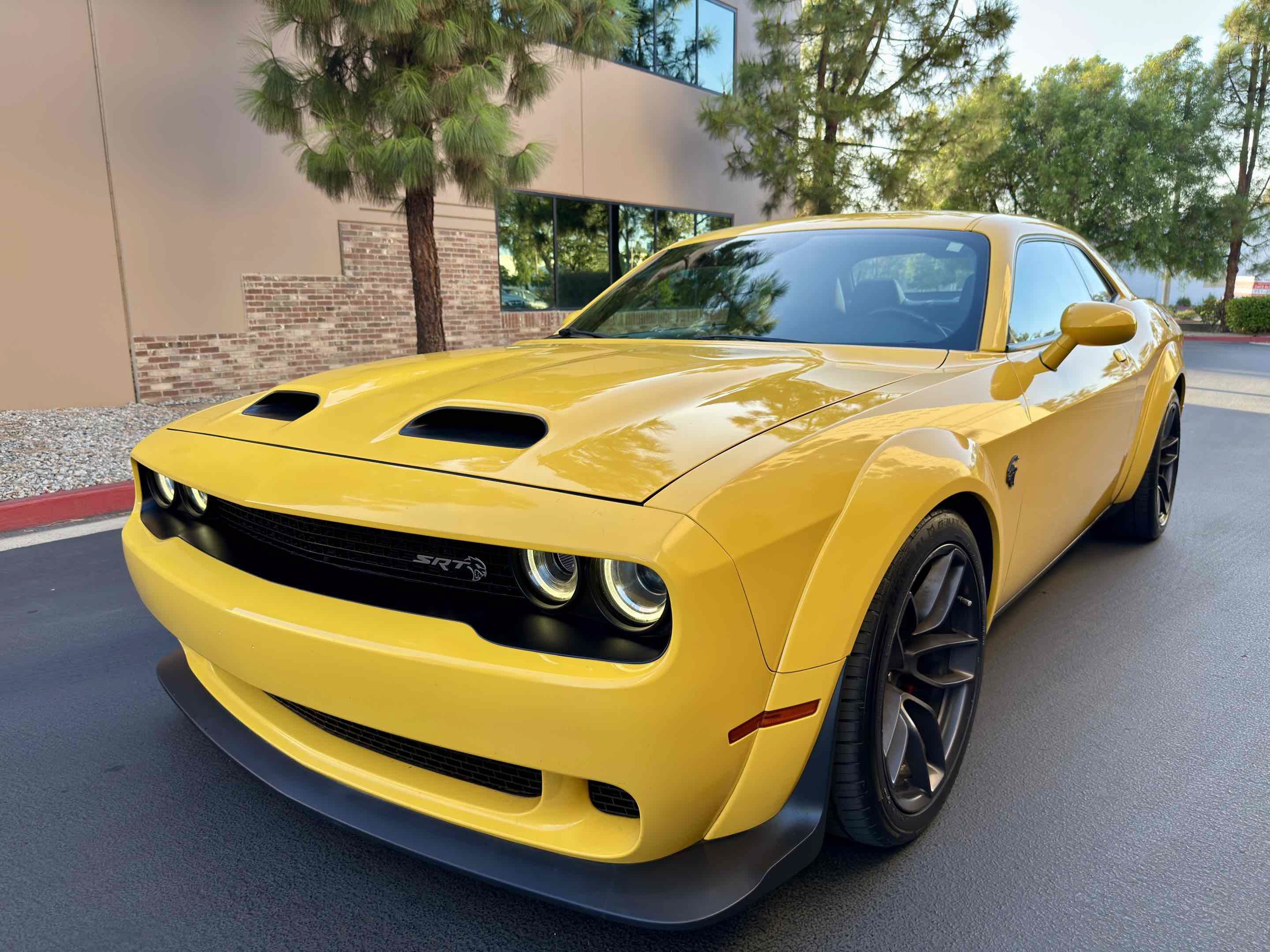 Used 2019 Dodge Challenger SRT Hellcat w/ Widebody Package RWD image 12