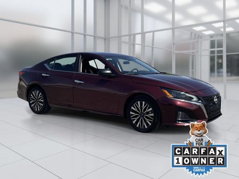 Certified 2025 Nissan Altima 2.5 SV FWD image 8