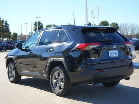 Used 2024 Toyota RAV4 LE image 4