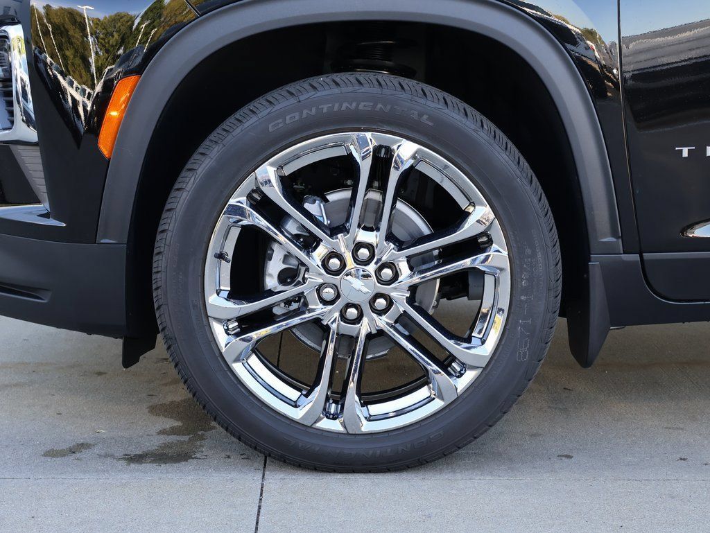 New 2026 Chevrolet Traverse LT w/ Driver Confidence Package FWD image 39
