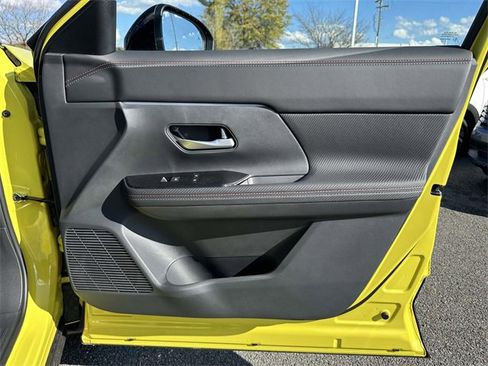 New 2026 Nissan Kicks SR image 8