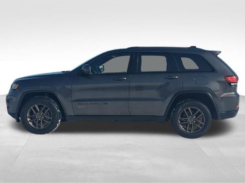 Used 2016 Jeep Grand Cherokee Laredo 75th Anniversary image 11
