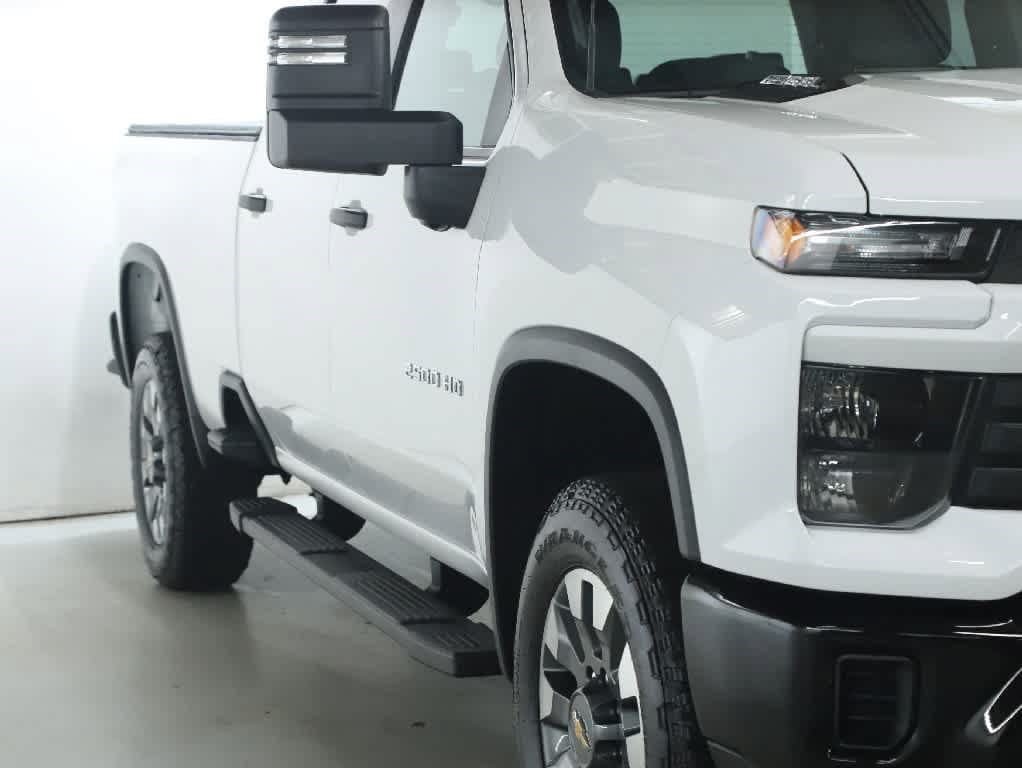 Used 2025 Chevrolet Silverado 2500 Custom w/ Custom Convenience Package AWD/4WD image 8