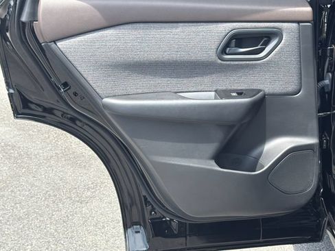 Used 2023 Nissan Rogue S FWD image 21