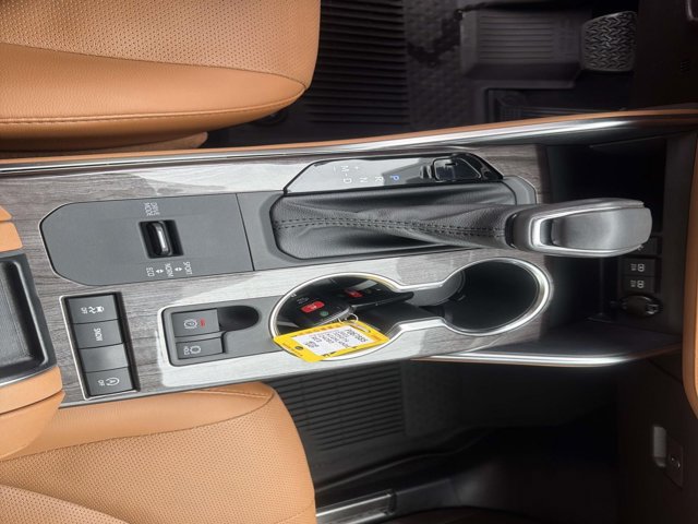 Certified 2021 Toyota Highlander Platinum FWD image 30