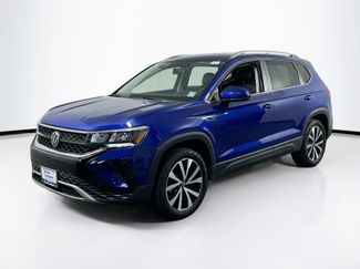 Used 2022 Volkswagen Taos SE image 1