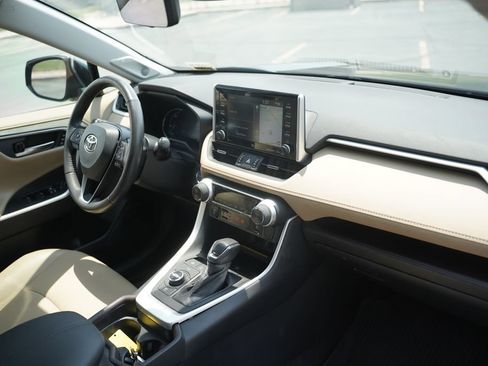 Used 2021 Toyota RAV4 Limited AWD/4WD image 15