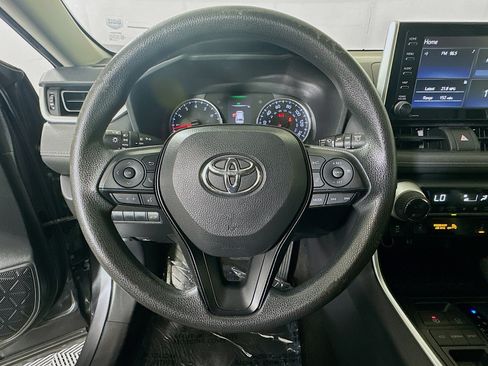 Used 2019 Toyota RAV4 XLE w/ Convenience Package FWD image 15