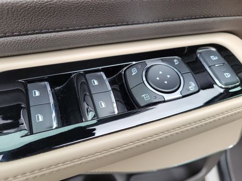 Used 2023 Lincoln Aviator Standard w/ Premium Package image 20