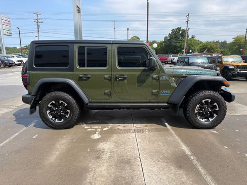 Used 2024 Jeep Wrangler Unlimited Rubicon 4xe w/ Technology Group AWD/4WD image 2