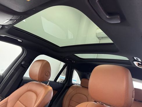 Certified 2022 Mercedes-Benz GLC 300 image 5