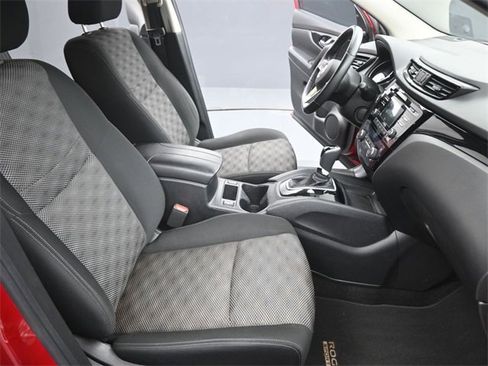 Used 2018 Nissan Rogue Sport SV w/ SV All-Weather Package image 25