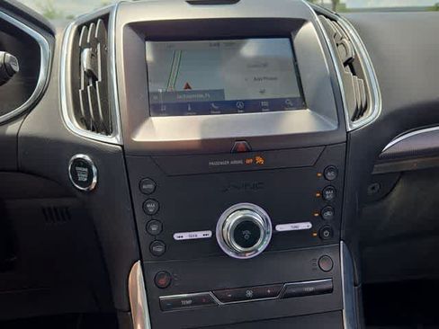 Used 2020 Ford Edge Titanium FWD image 27