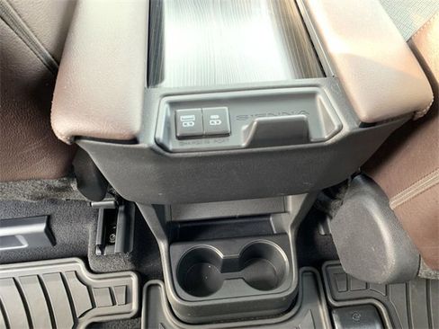 Used 2022 Toyota Sienna Platinum image 33