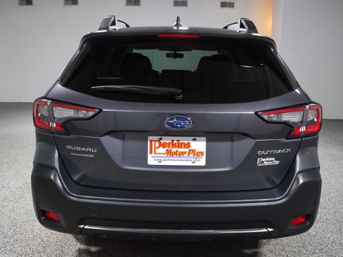 Used 2024 Subaru Outback Premium AWD/4WD image 8