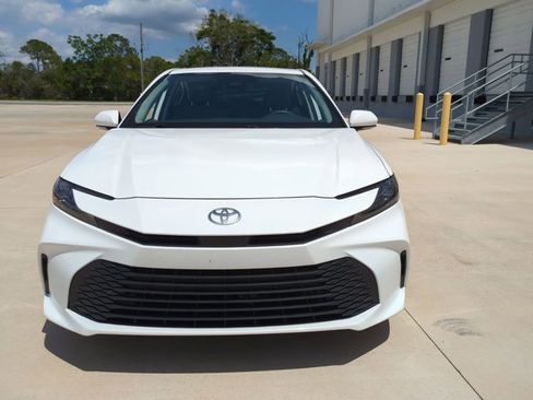 Used 2025 Toyota Camry LE FWD image 2