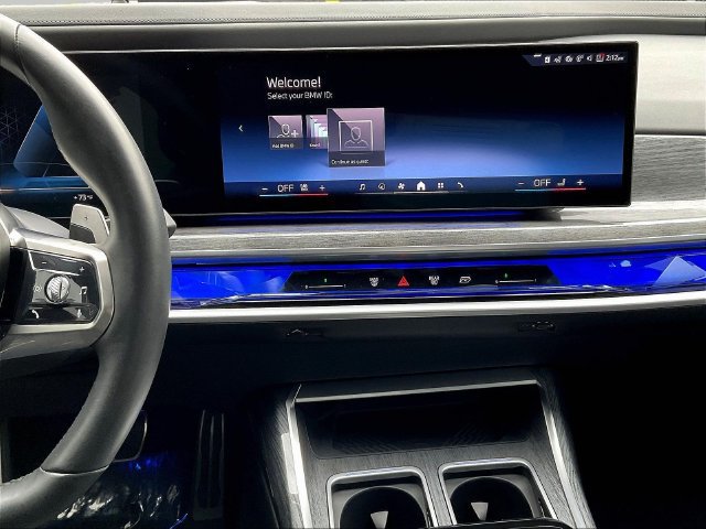 Used 2023 BMW 760i xDrive w/ Parking Assistance Package AWD/4WD image 11