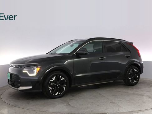 Used 2024 Kia Niro Wave w/ Wave Preserve Package image 18