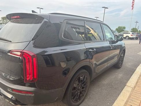 Used 2022 Kia Telluride SX w/ SX Prestige Package AWD/4WD image 3