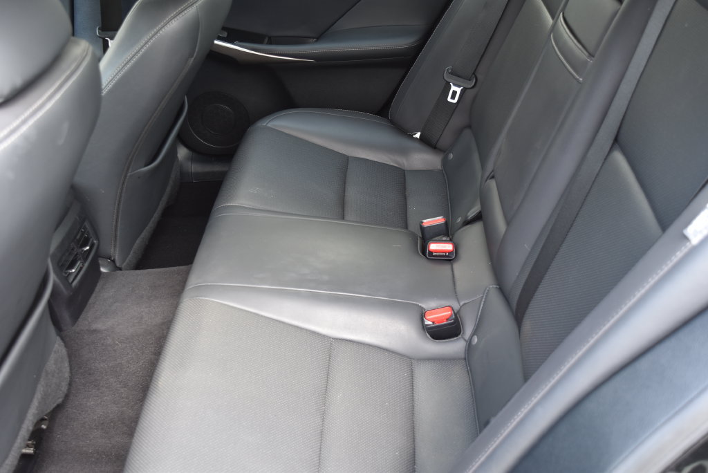 Used 2017 Lexus IS 200t RWD image 9