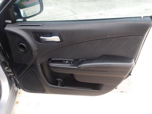 Used 2016 Dodge Charger SXT w/ Blacktop Package RWD image 9