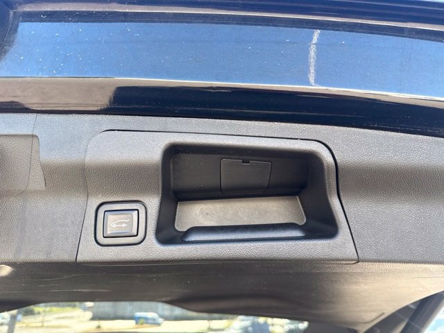Used 2021 GMC Acadia SLT w/ Elevation Edition FWD image 29