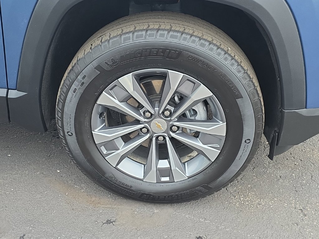 Used 2026 Chevrolet Equinox LT AWD/4WD image 16