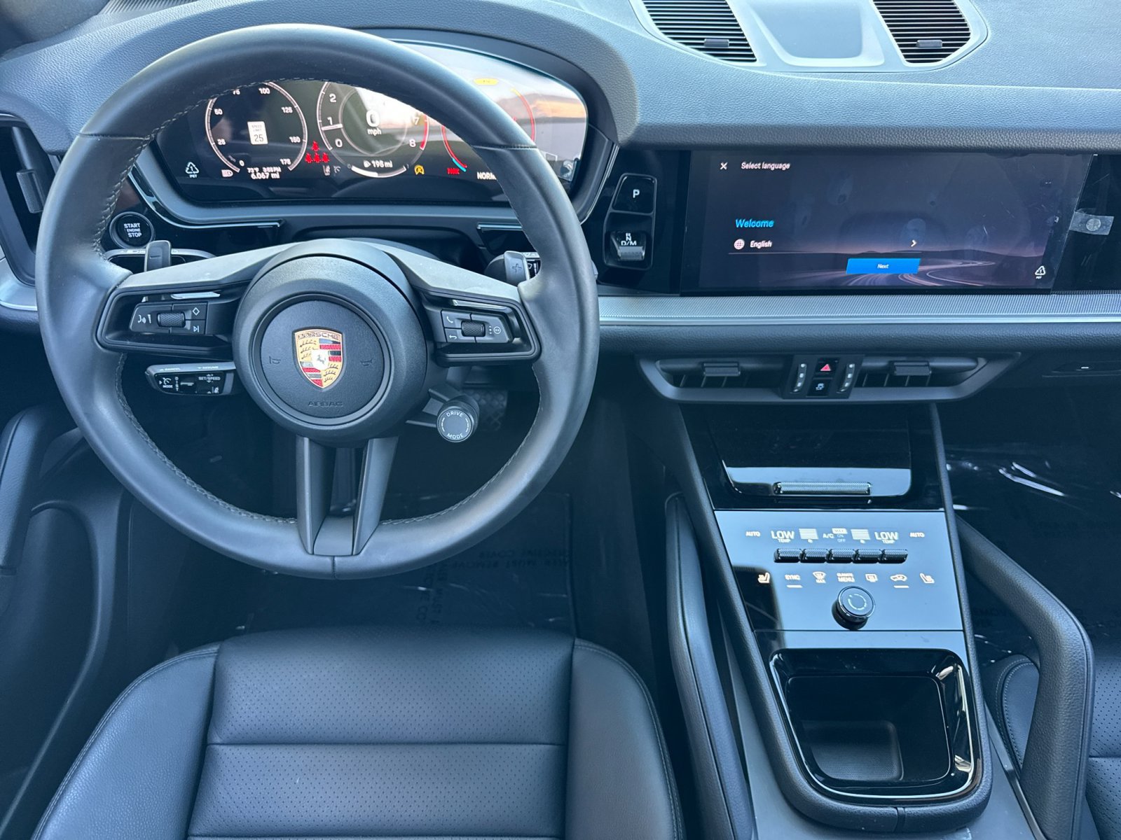 Certified 2026 Porsche Cayenne AWD/4WD image 25