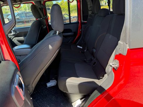 Used 2021 Jeep Gladiator Mojave w/ Trailer Tow Package AWD/4WD image 12