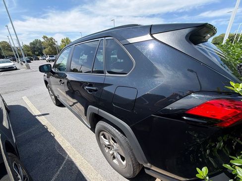 Used 2025 Toyota RAV4 XLE AWD/4WD image 5