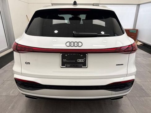Certified 2025 Audi Q5 Premium w/ Convenience Package AWD/4WD image 3