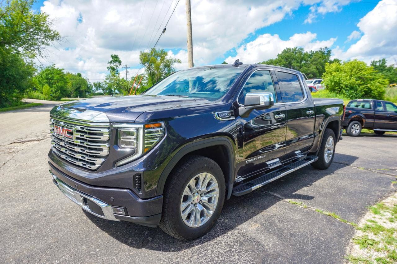 Used 2023 GMC Sierra 1500 Denali w/ Technology Package AWD/4WD image 7