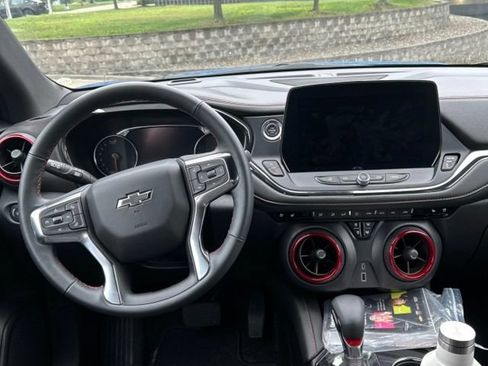Used 2024 Chevrolet Blazer RS w/ Driver Confidence II Package AWD/4WD image 3