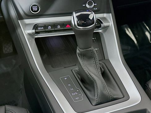 Used 2025 Audi Q3 2.0T Premium w/ Convenience Package image 7