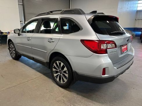 Used 2016 Subaru Outback 2.5i Limited AWD/4WD image 5