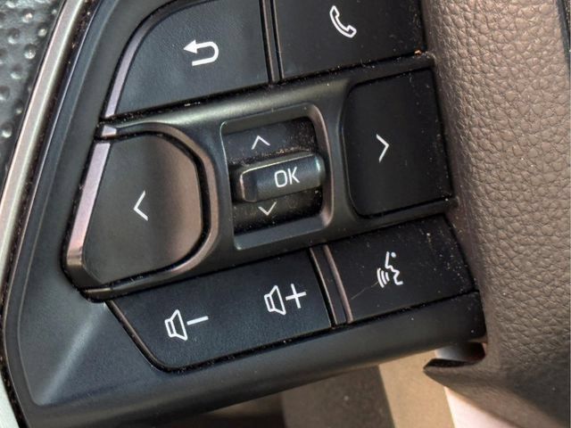 Used 2025 Toyota 4Runner SR5 AWD/4WD image 13