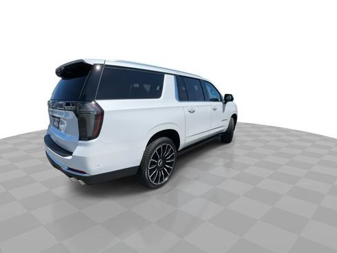 Certified 2025 Chevrolet Suburban High Country AWD/4WD image 8