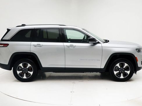 Used 2024 Jeep Grand Cherokee Limited 4xe AWD/4WD image 3