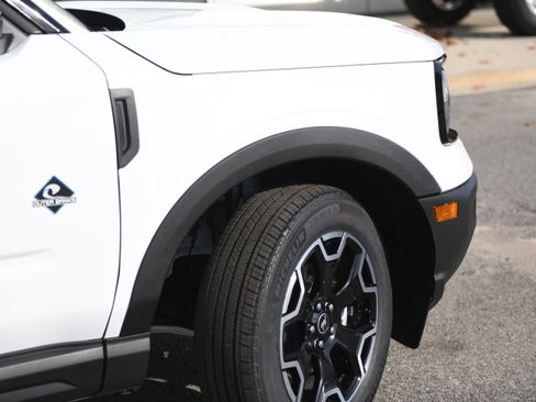 New 2025 Ford Bronco Sport Outer Banks image 3