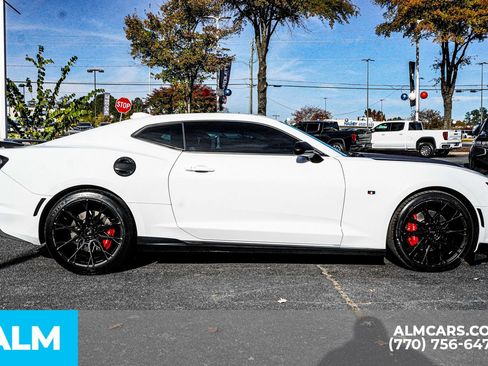Used 2021 Chevrolet Camaro SS image 11