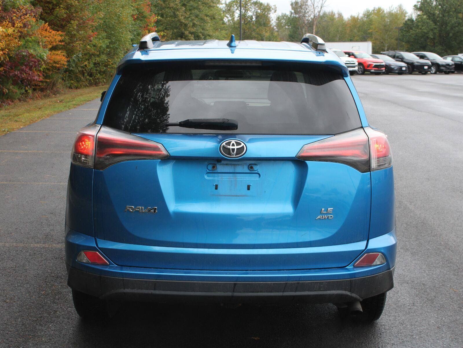 Used 2016 Toyota RAV4 LE AWD/4WD image 6